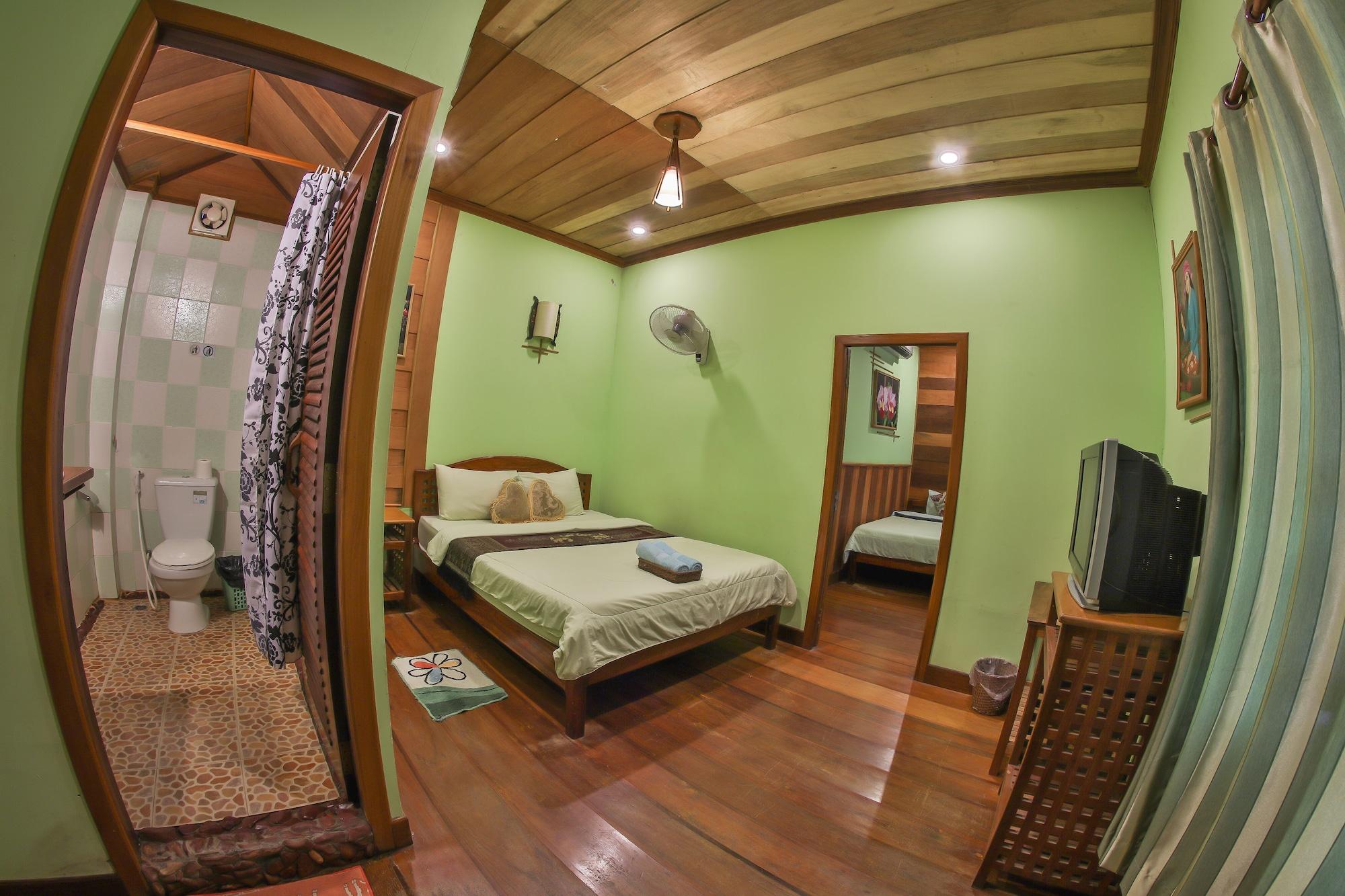 Natural Bungalows Restaurant And Bar Kampot Exterior photo