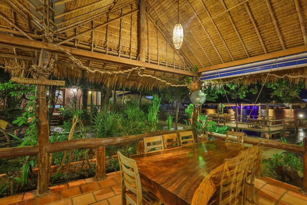 Natural Bungalows Restaurant And Bar Kampot Exterior photo