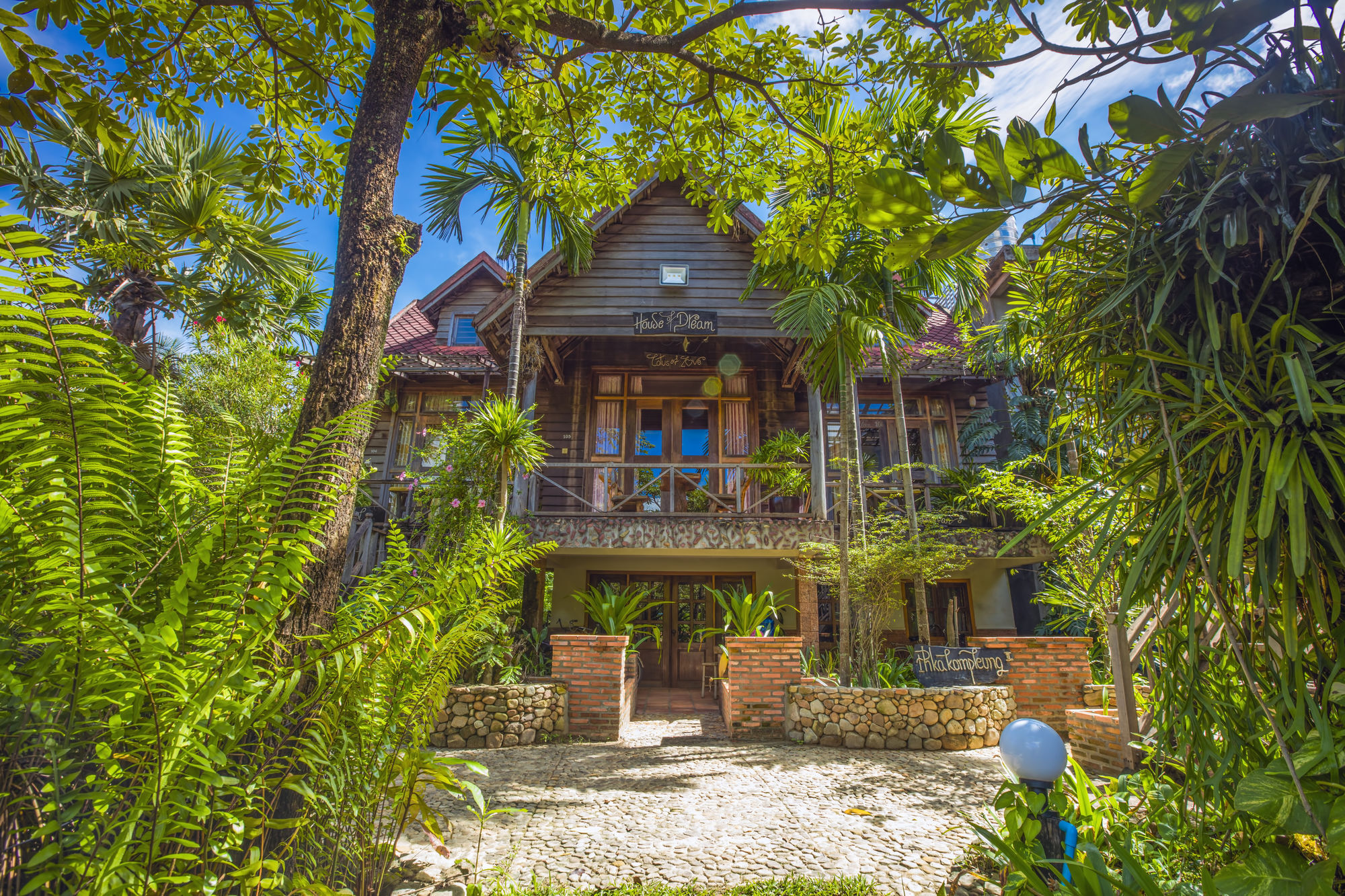 Natural Bungalows Restaurant And Bar Kampot Exterior photo