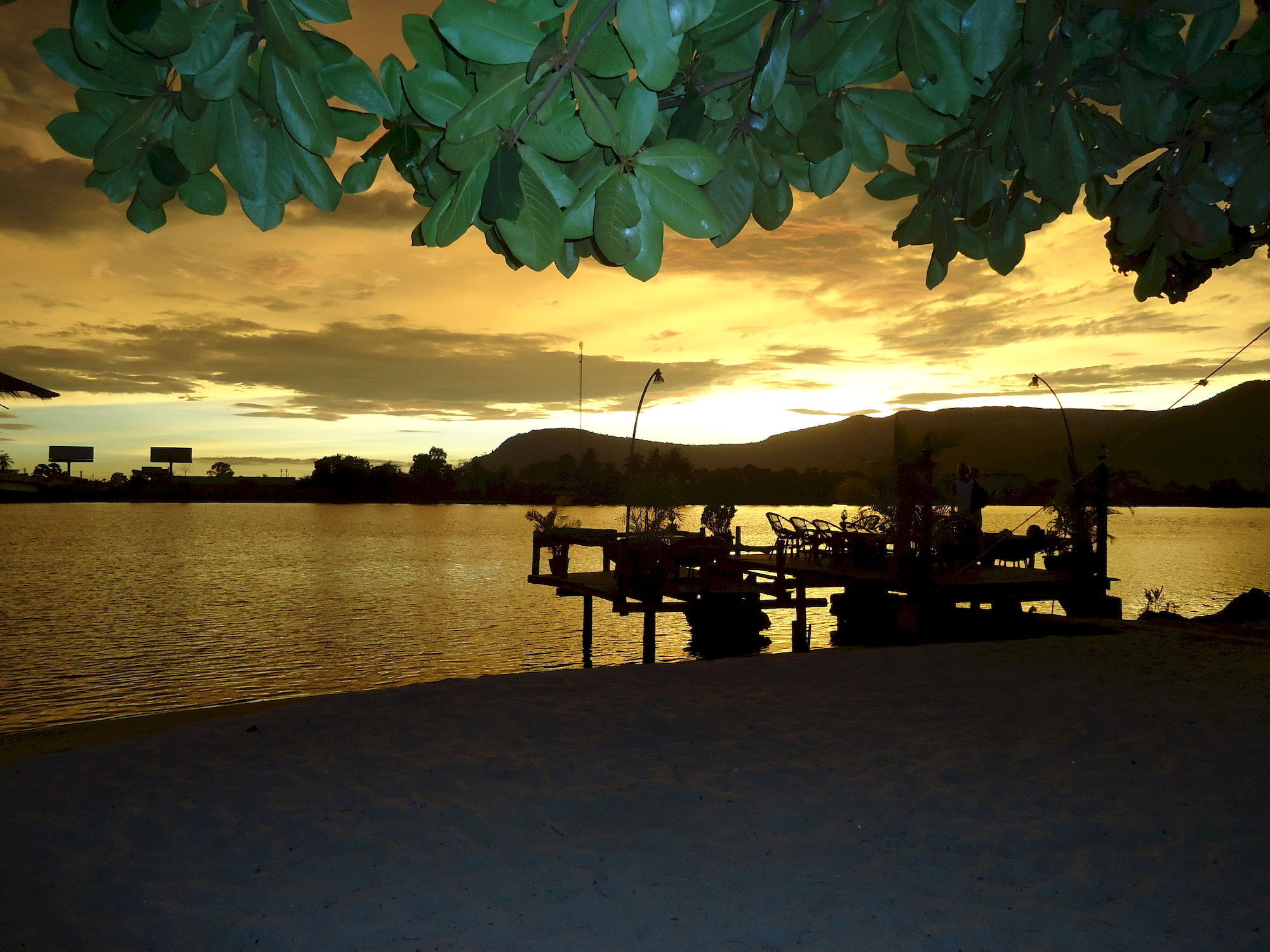 Natural Bungalows Restaurant And Bar Kampot Exterior photo