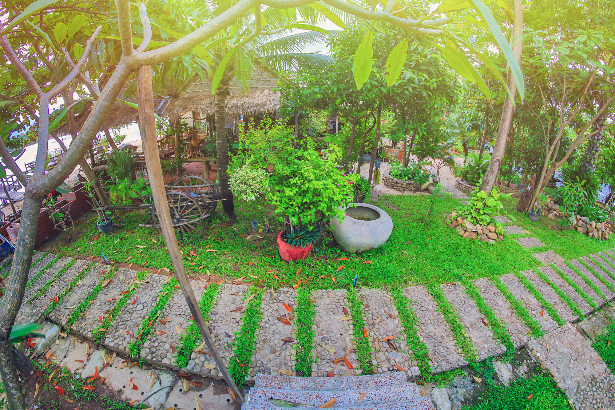 Natural Bungalows Restaurant And Bar Kampot Exterior photo
