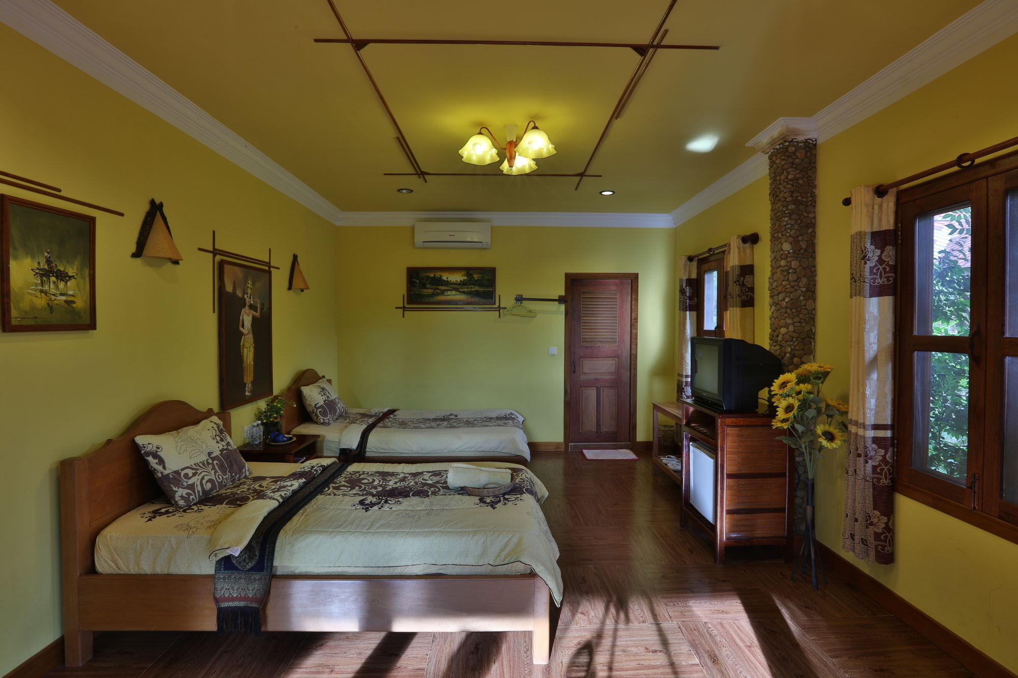 Natural Bungalows Restaurant And Bar Kampot Exterior photo