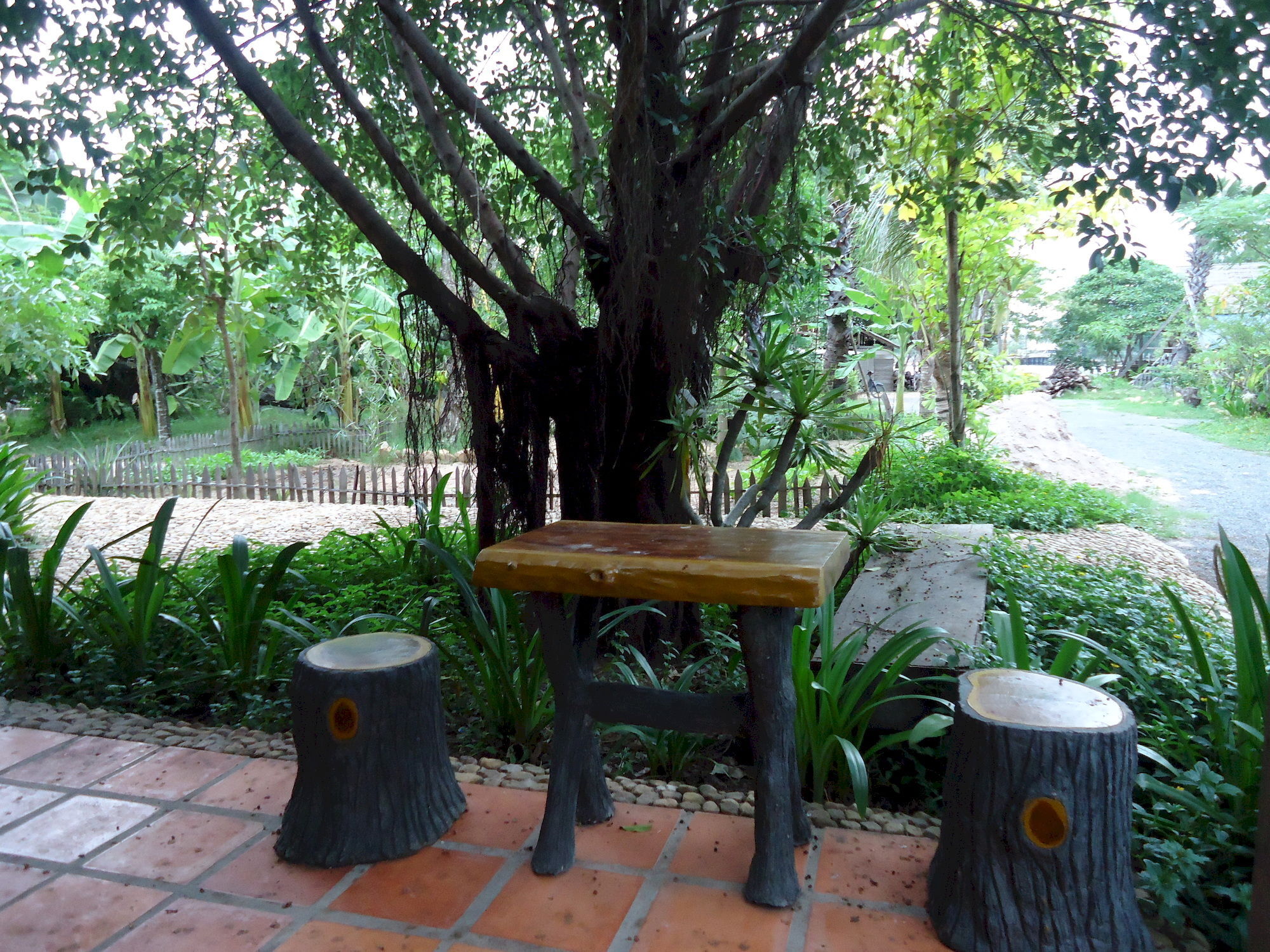 Natural Bungalows Restaurant And Bar Kampot Exterior photo
